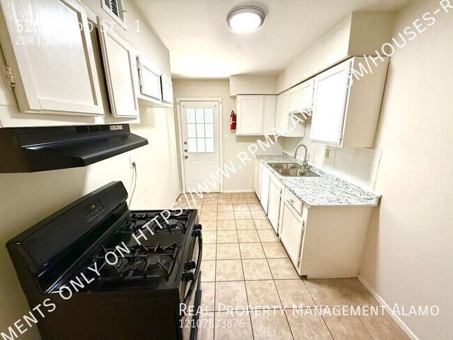 Building Photo - 520 Prado St