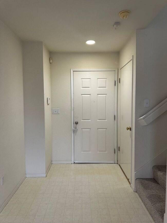 Building Photo - 26 Dawn Rose Way