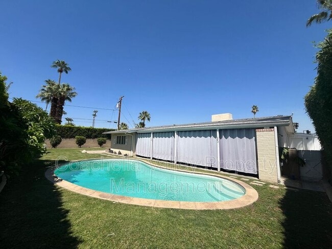 Foto del edificio - 1680 E Mesquite Ave