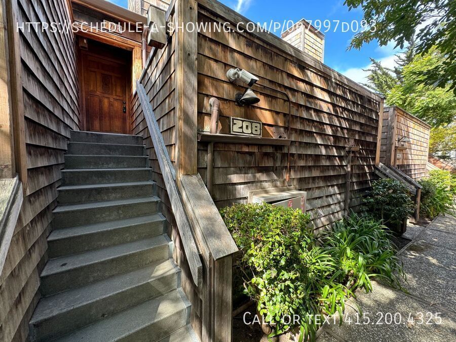 Foto principal - Beautiful 2 Bedroom Condo In Monterey