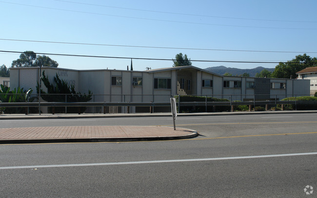 Foto del edificio - Oak Manor Apartments