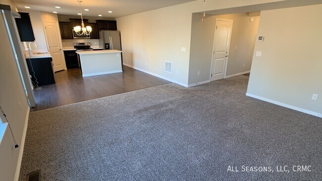 Building Photo - 10898 Saco Dr