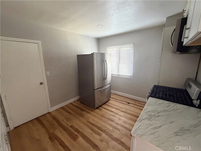 Foto del edificio - 1459 S Euclid Ave