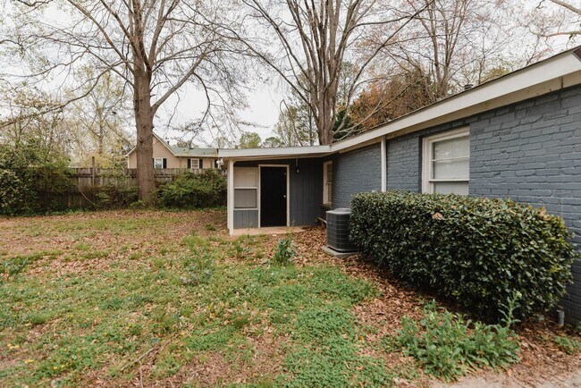 Foto del edificio - 2780 Hall Dr SE