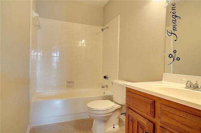 Foto del edificio - 3414 Chesapeake Dr