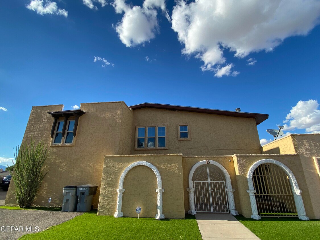 Foto principal - 10601 Cuatro Vistas Dr