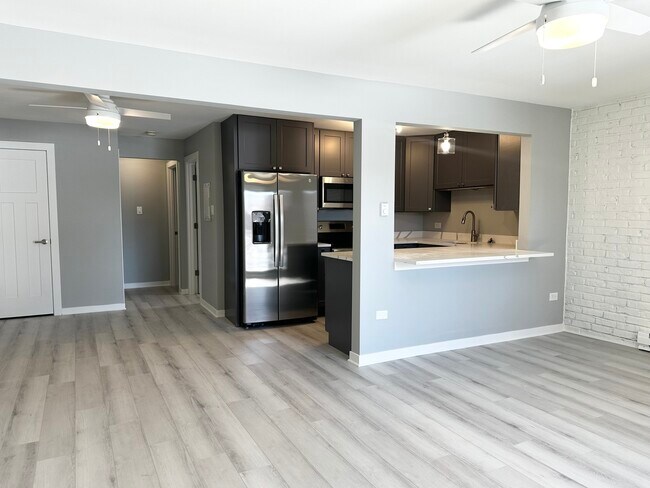 Foto del edificio - 7302 Blackstone Ave