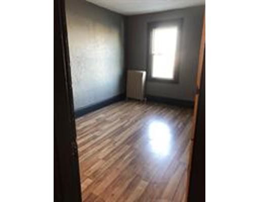 Foto del edificio - 44 Main St Ext