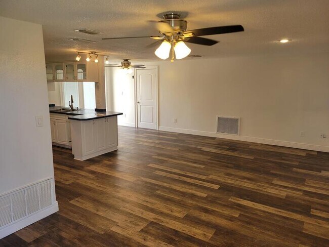 Foto del edificio - 3829 Darlington Rd