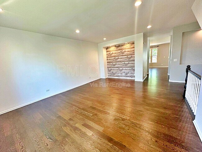 Building Photo - 5682 Cambridge Way