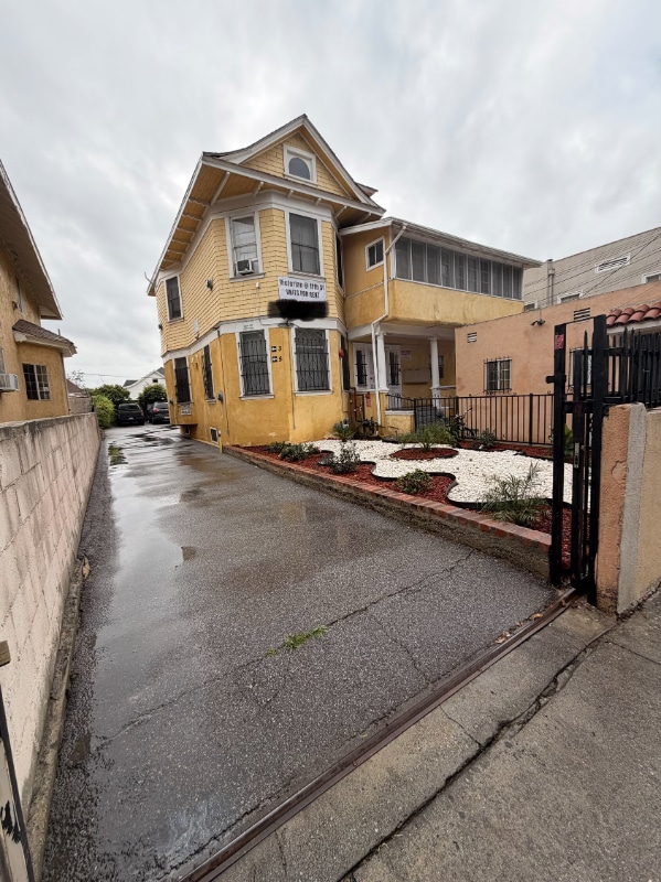 Photo - 1820 W 11th St Apartment