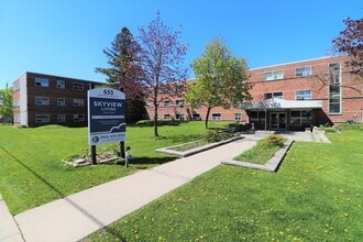 Building Photo - Skyview Hawk