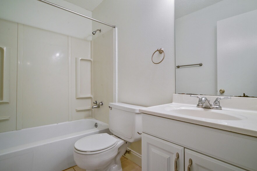 Bathroom Sinks Baton Rouge the warwick rentals - baton rouge, la | apartments Bathroom Sinks Baton Rouge the warwick rentals - baton rouge, la | apartments