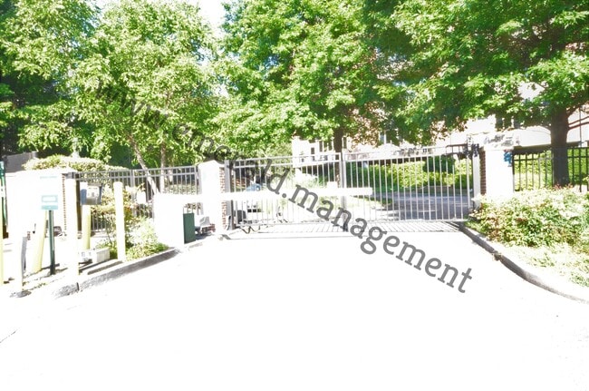 Foto del edificio - 640 Glen Iris Dr NE