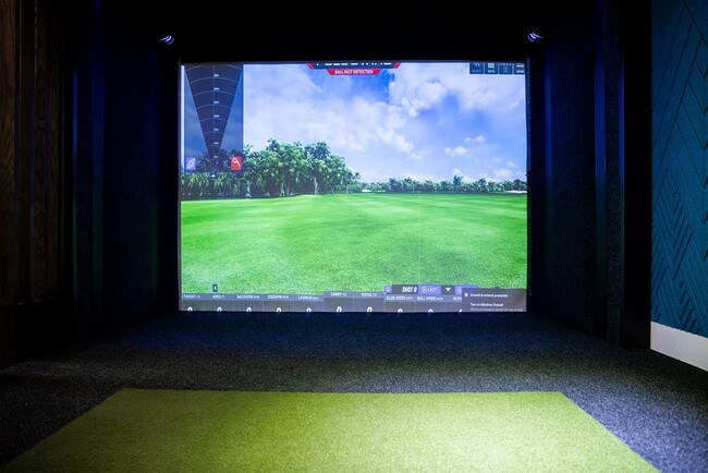 Virtual Golf Experience Room with Realistic Outdoor Course Projection - The Maggie