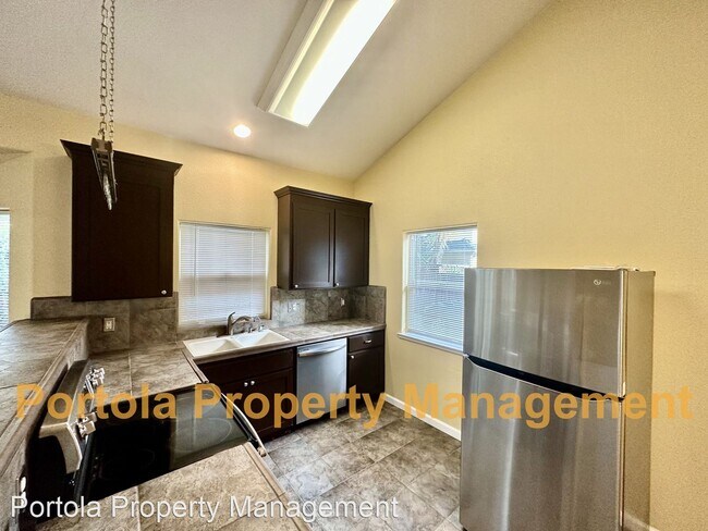 Building Photo - 3 br, 2 bath House - 126 Hunolt St. #A