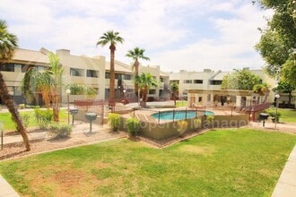 Building Photo - 3301 E Earll Dr