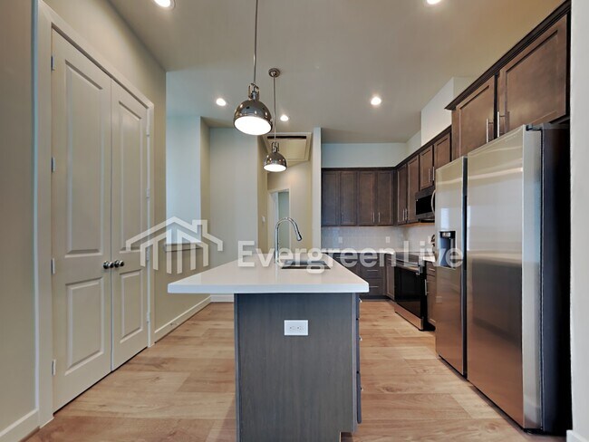 Foto del edificio - 2608 Upper Quinn Wy