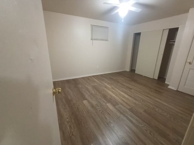 Building Photo - 5828 Stieren Dr