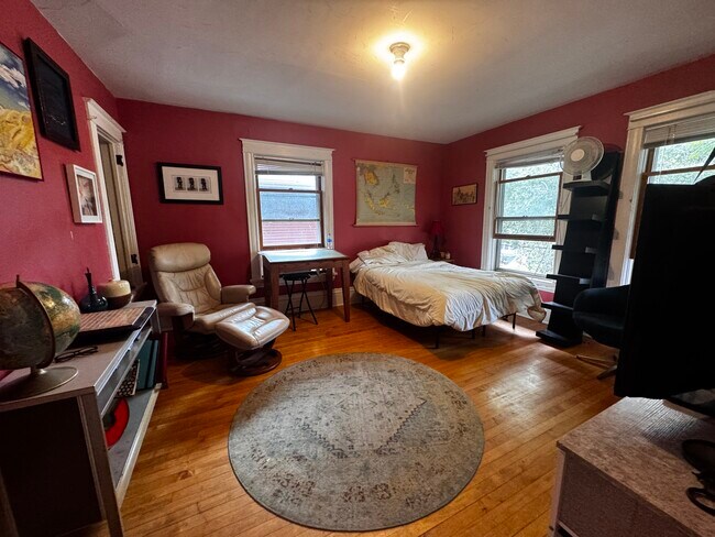 dormitorio grande 1 - 1049 Spaight St