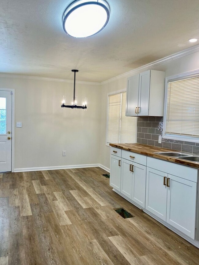 Building Photo - Nice 3 Bed home In Pearl!