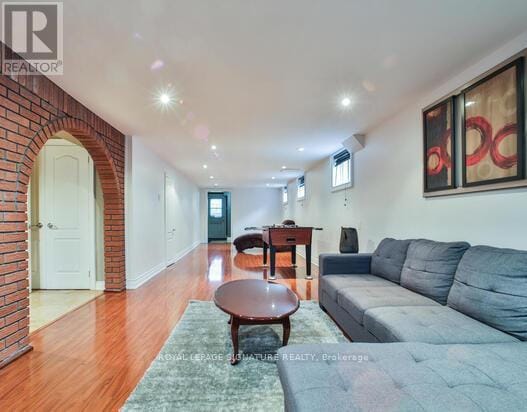 Building Photo - 943 Blairholm Ave