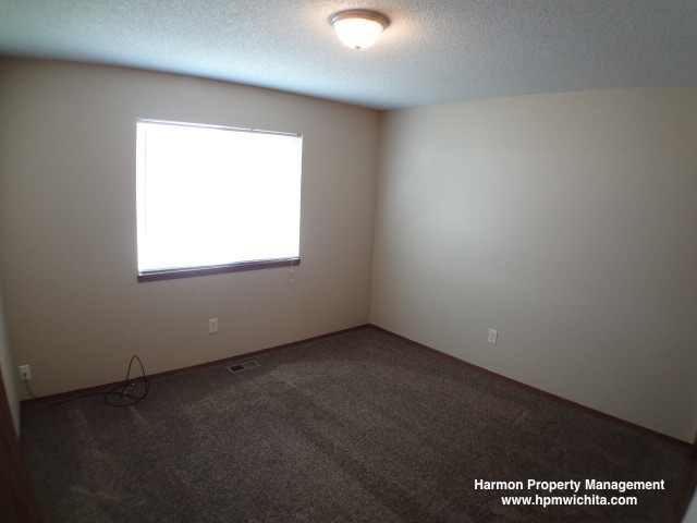 Building Photo - 3 Bed 2 Bath Duplex w/ Finished Basement &...