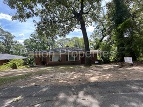 Building Photo - 1800-1-1800 1/2 Cherry Laurel Dr