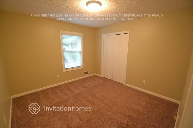 Building Photo - 2965 Creek Park Dr