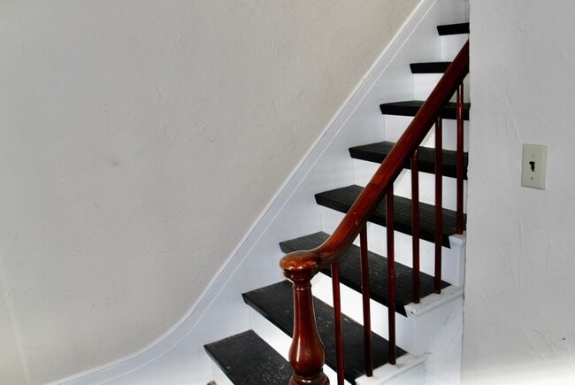 Building Photo - 17 Hanover