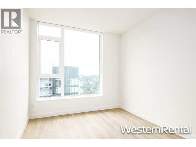 Building Photo - 318 Alderson Ave