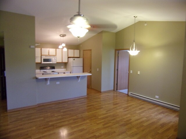Building Photo - 1443 Spring Brook Ct