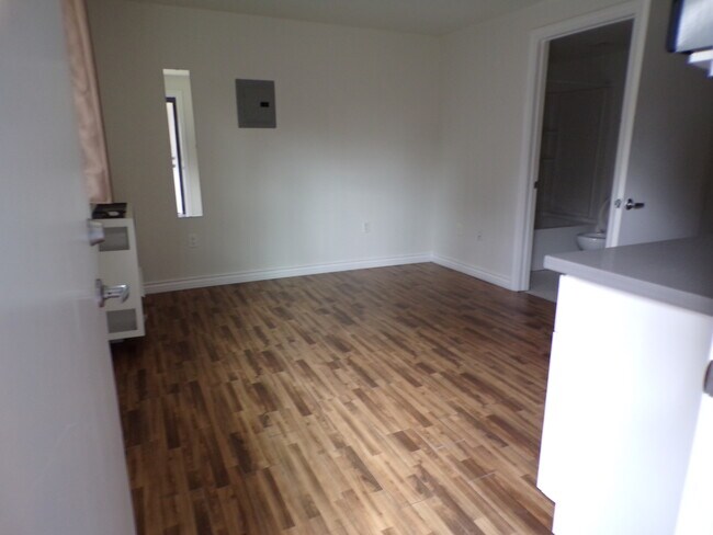 Foto del edificio - 1036 N Bonnie Brae St