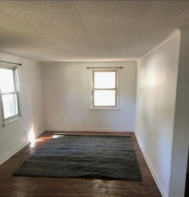 Building Photo - 473 Fieldcrest Dr