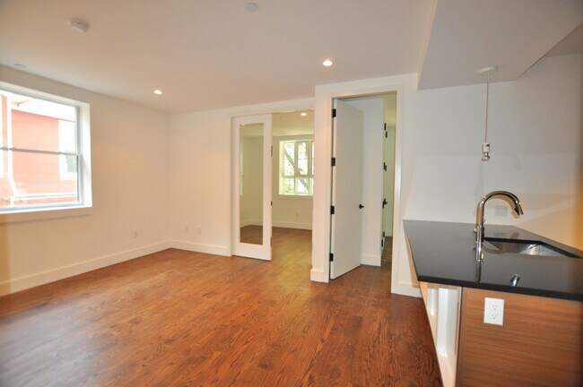 Building Photo - 159 Winthrop St