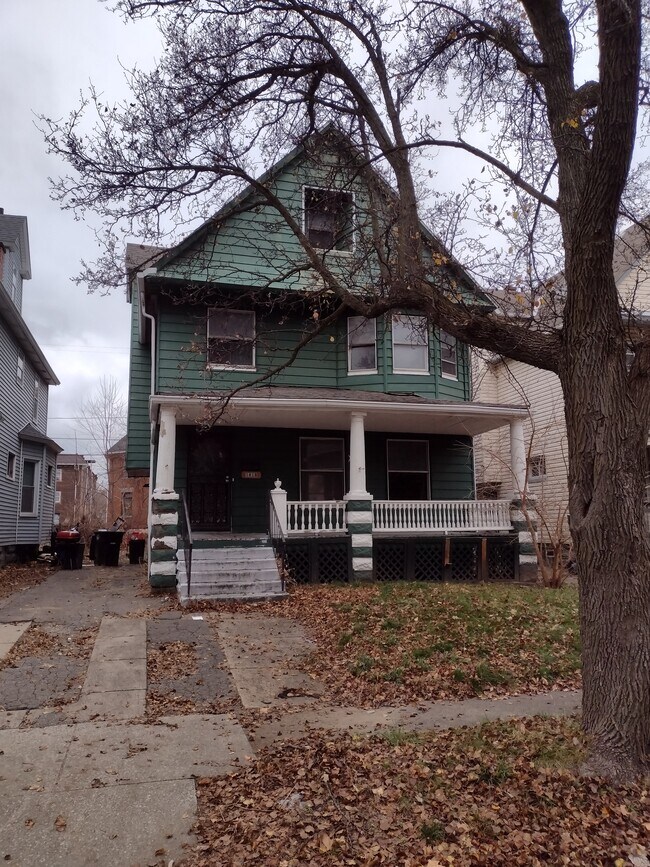 Building Photo - 1618 Holyrood Rd