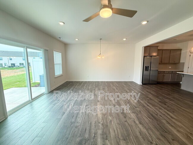 Foto del edificio - 76 N District Ave