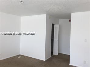 Foto del edificio - 18111 NW 68th Ave