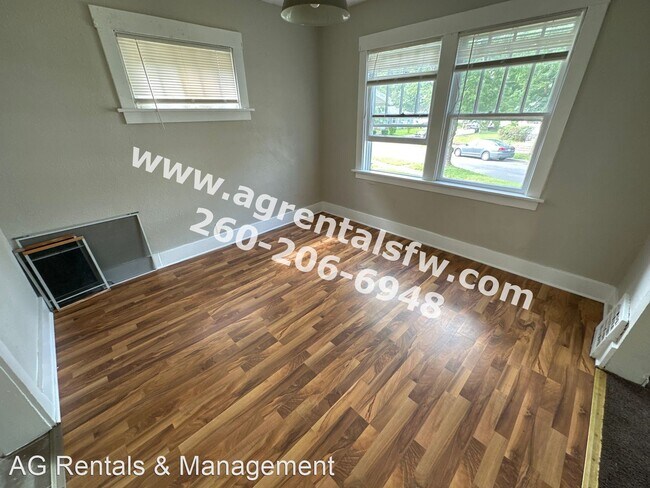 Foto del edificio - 3 br, 1 bath House - 2051 Thompson Ave