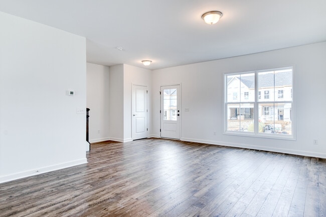 Building Photo - 221 Addison Ct