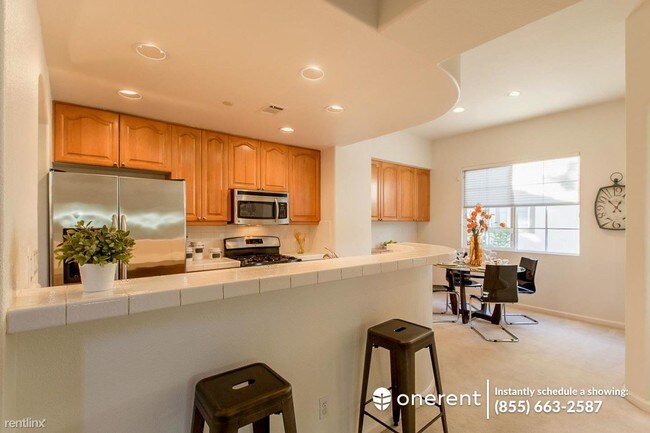 Building Photo - 3 br, 3 bath Townhome - 873 Spirit Walk