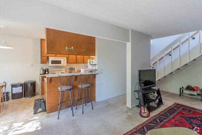 2BR, 1.5BA - 1250 SF - Viking Apartments