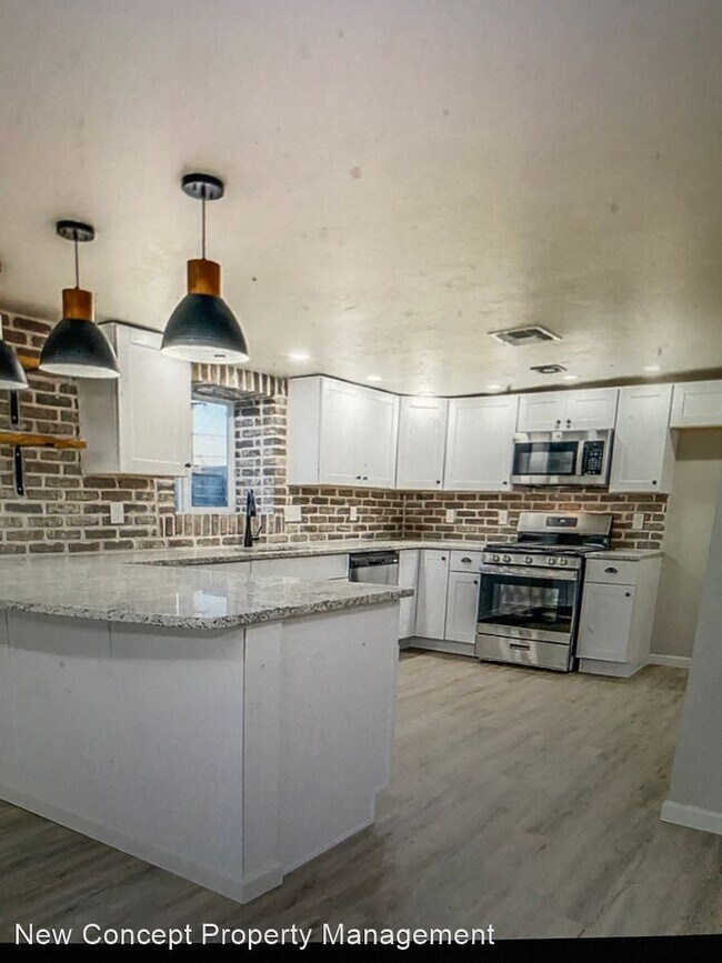 Building Photo - 4 br, 2 bath House - 436 E Seneca St