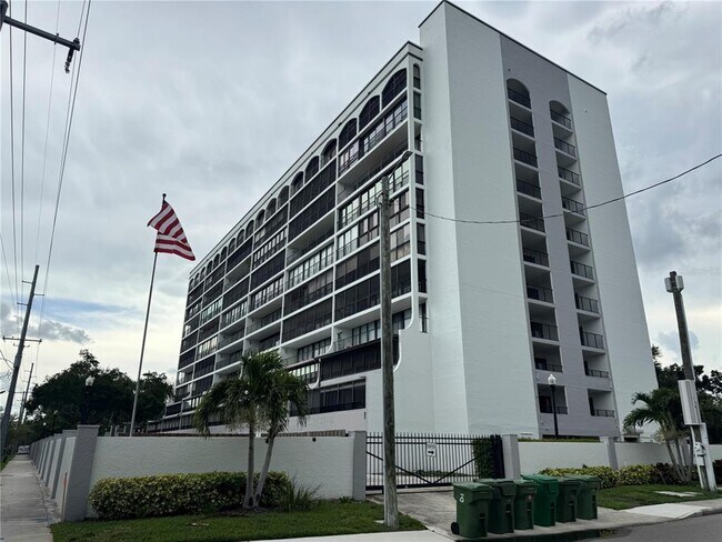 Foto del edificio - 3211 W Swann Ave