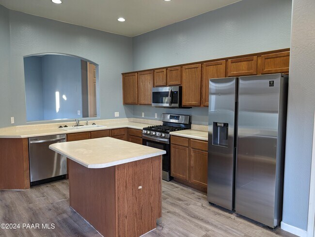 Foto del edificio - 6625 E Sandhurst Dr