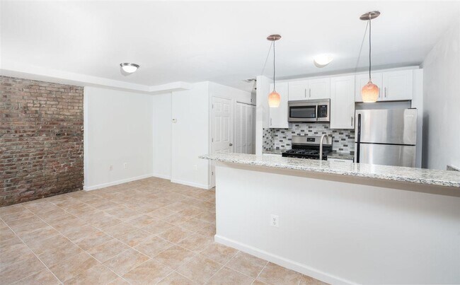 Foto del edificio - 301.5 4th St