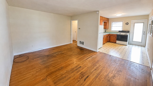 Building Photo - 355 Morton Ave