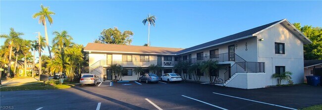 Foto del edificio - 2610 Providence St