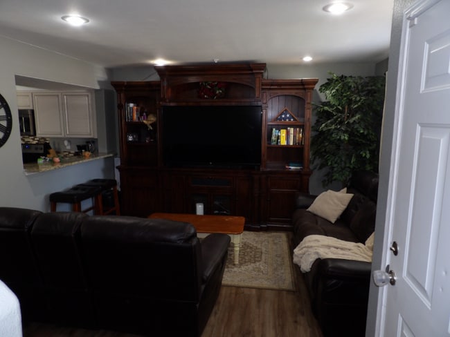 Photo - 332 E Ohio Ave Townhome