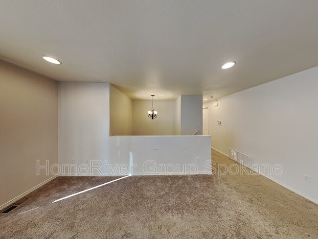 Building Photo - 4227 E 35th Ave